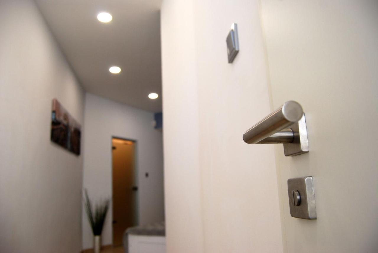 Luxurious Apartment With Balconies In Downtown Bp 부다페스트 외부 사진