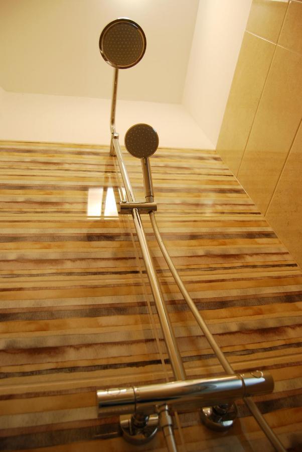 Luxurious Apartment With Balconies In Downtown Bp 부다페스트 외부 사진