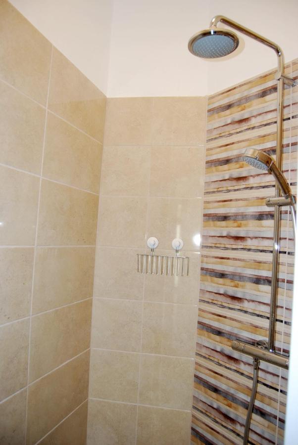 Luxurious Apartment With Balconies In Downtown Bp 부다페스트 외부 사진